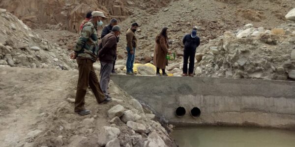 Director RDD inspects water storage tank at Sabu