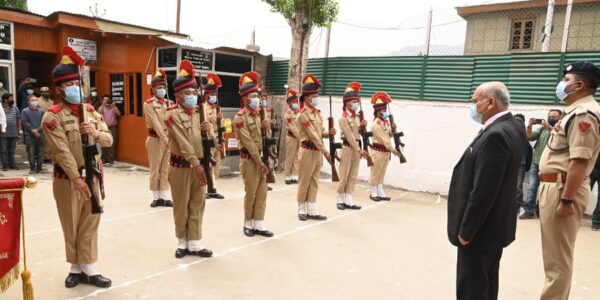 Chief Justice Pankaj Mithal inaugurates Vidhik Seva Kendra at the District Court Complex, Kargil