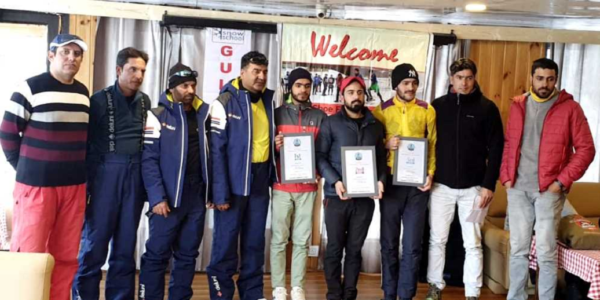 Sajjad from Kargil emerge winner at Invitational SnowShoe Championship Gulmarg