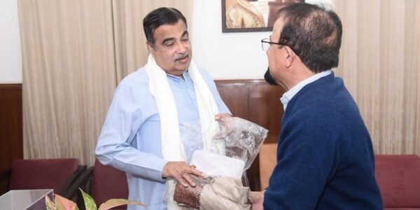 CEC Kargil calls on Union Minister Nitin Gadkari 