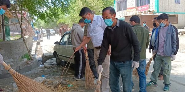 Cleanliness drive held at main market Sankoo