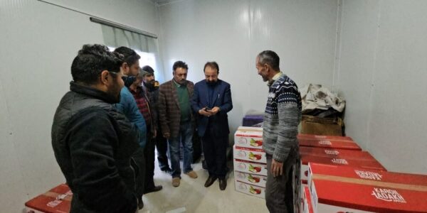 CEC Dr. Jaffer Akhoon flags off first consignment of Kargil’s Karkitchoo Apples for export to Dubai