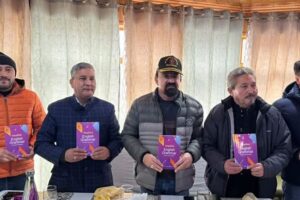 CEC Kargil attends book launch ceremony of Kacho Hassan Khan’s “Simplified English Grammar”