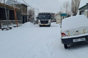 NH 301 in TSG Block Remains Snowbound, Residents Call for Immediate Action