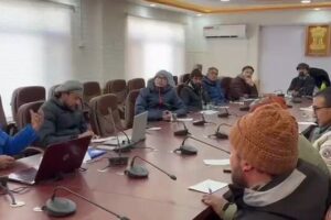 CEC Kargil chairs meeting regarding issue of official language of Ladakh