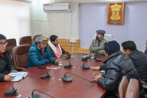 Secretary Education Bhanu Prabha calls on CEC Dr. Mohd Jaffer Akhoon