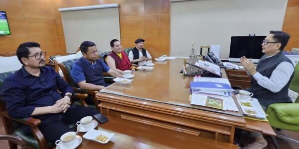 Leh delegation led by CEC meets Kiren Rijiju on Bodhgaya issue