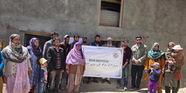 Bear-Proof Corral Handed Over to Community in Azuri Village, Pandrass