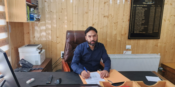 Shri Jahangeer Akhone (JKAS) assumes charge as ACR Kargil.