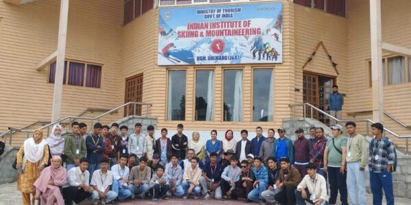 Government Boys Higher Secondary School Kargil Concludes 4-Day Educational Tour to Kashmir Valley