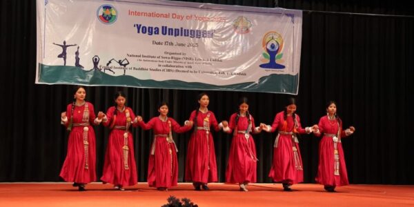 Youths Embrace Yoga at “Yoga Unplugged” Event in Leh