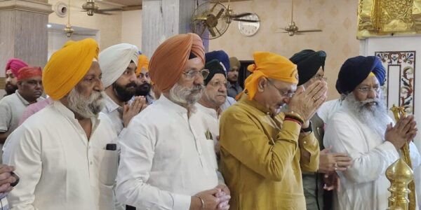 Hon’ble Lt Governor Kavinder Gupta visits Gurdwara Sri Bangla Sahib, seeks blessing of Sri Guru Harkrishan Sahib Ji