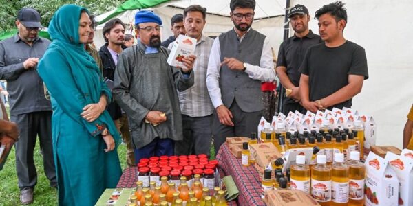 CEC Kargil attends National Handloom Day event, inaugurates Craft Mela