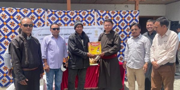 Animal Husbandry Department in Leh Distributes Subsidized Nomadic Kits to Yak Herders