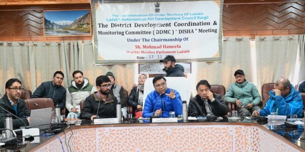 MP Haneefa Jan Chairs DISHA Meeting in Kargil, Emphasizes Timely Implementation & Public Welfare 