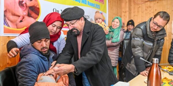 CEC Dr. Jaffer Akhoon kick-starts Intensified Pulse Polio Immunization Programme in Kargil