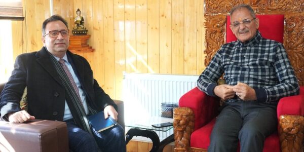 Chief Secretary Designate Ashish Kundra calls on LG Kavinder Gupta