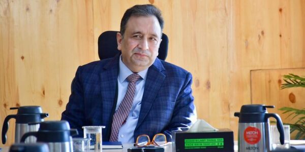 Chief Secretary Shri Ashish Kundra interacts with JKAS Officers in Leh