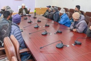 Chumikchan Delegation Meets CEC Kargil, Seeks Early Compensation; Issues Addressed on the Spot