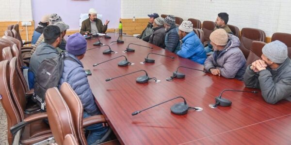 Chumikchan Delegation Meets CEC Kargil, Seeks Early Compensation; Issues Addressed on the Spot