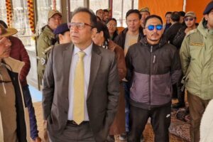 Chief Secretary reviews arrangements for the Sacred Buddha Relics Exposition at Jive-Tsal