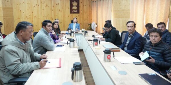 Chief Secretary reviews implementation of Vibrant Village Programme in Ladakh