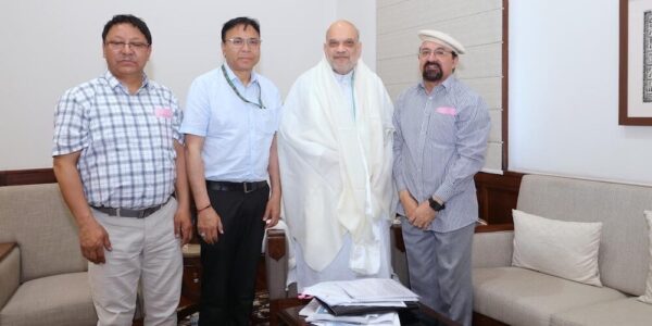 Kargil CEC Dr. Jaffer Akhoon Meets Amit Shah, Submits Key Development Demands