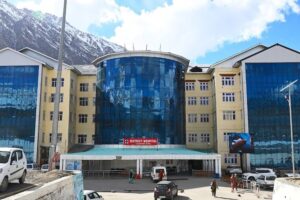 LG Vinai Kumar Saxena Directs Kargil District Hospital Named After Late Qamar Ali Akhoon