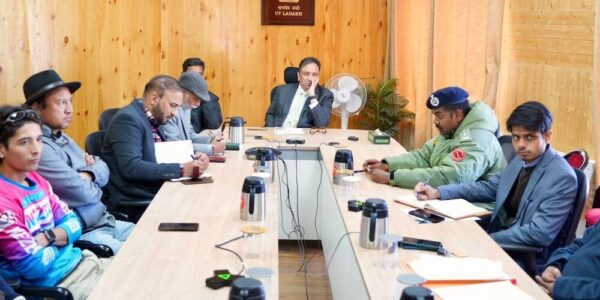 Chief Secretary Chairs meeting to Address Issues of Transport Associations in Leh