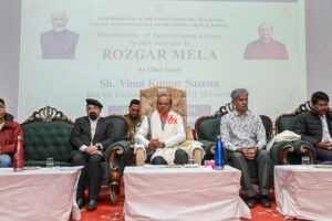 LG Vinai Kumar Saxena Hands Over Appointment Letters to 200 New Govt Employees at Kargil Rozgar Mela, Urges Integrity & Dedicated Service