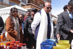 Ladakh Administration Signs MoU with Lulu Retail for Export of 1,000 MT Apricots to Global Markets