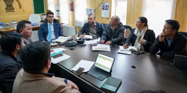 Administrative Secretary reviews Action Plan for ‘1000 MT Fresh Apricots’ Initiative
