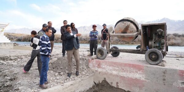 Administrative Secretary PWD inspects ongoing works at Sindhu Ghat