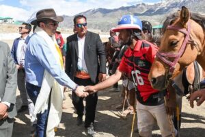 Chief Secretary Reviews Development Works in Drass, Emphasizes Infrastructure, Education and Sanitation