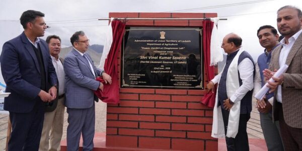 LG Vinai Kumar Saxena Lays Foundation Stone for India’s First High-Altitude Flower Fields in Ladakh