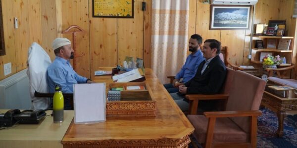 CEC Dr. Jaffer Akhoon Calls on J&K Bank Chief General Manager, Discusses Banking Services & Improved Customer Service in Kargil