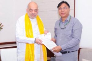 MP Ladakh Mohmad Haneefa Jan  meets Home Minister Shri Amit Shah raises key issues of Ladakh