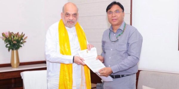 MP Ladakh Mohmad Haneefa Jan  meets Home Minister Shri Amit Shah raises key issues of Ladakh