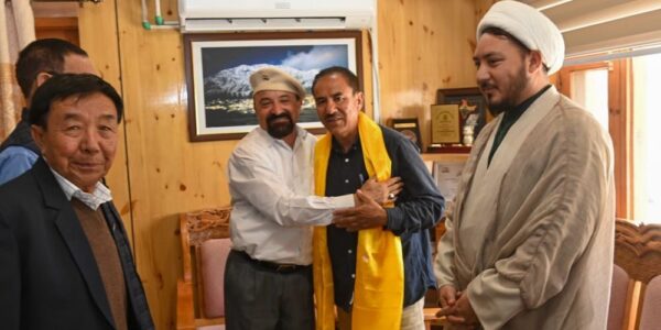 Hajj Committee Delegation Meets CEC Kargil, Submits DPR for Haj Bhawan