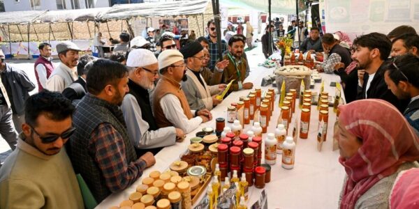 Horticulture Department Organises Exhibition to Showcase Kargil’s Local Produce, Modern Technologies