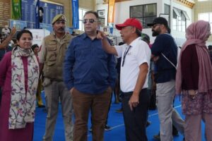 Chief Secretary Conducts On-Site Inspection of NDS Indoor Stadium Ahead of Ladakh Marathon