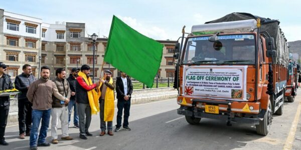 CEC Dr Mohd Jaffer Akhoon Flags Off Seabuckthorn Pulp Consignment to Delhi, Appreciates Local Entrepreneurial Initiative