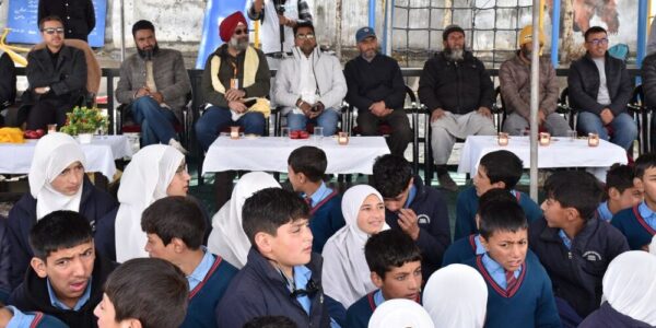 DC Drass Attends Thermal Distribution Event Organised by 17000 ft Foundation at Government High School, Salampora