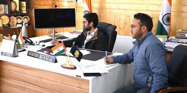 DC Kargil chairs meeting on border issues, directs departments to expedite development works 